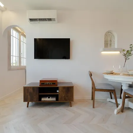 Apartment Artistic Pearl Mokotow, Piwarskiego 11 Warsaw